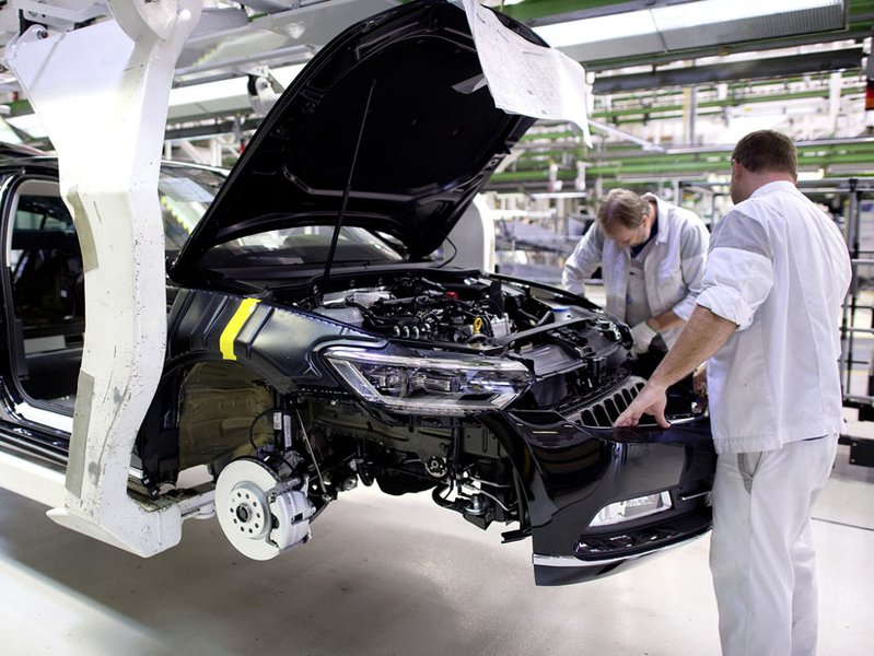 Der deutsche Automarkt bleibt in diesem Jahr auch nach drei Monaten rückläufig. (Foto: VW)